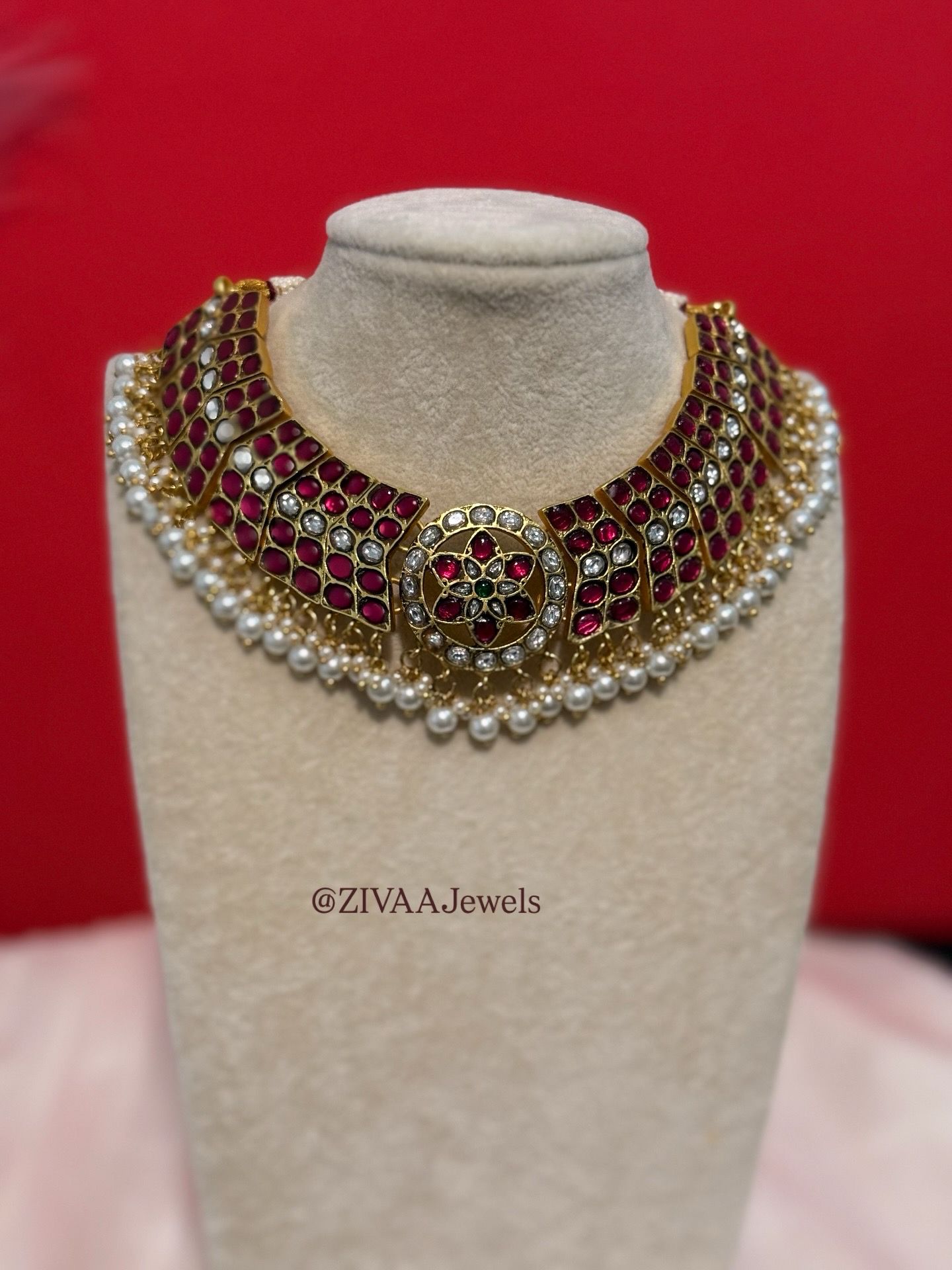 An Exquisite Jadavu Kundhan Pink Stone Butta Choker.