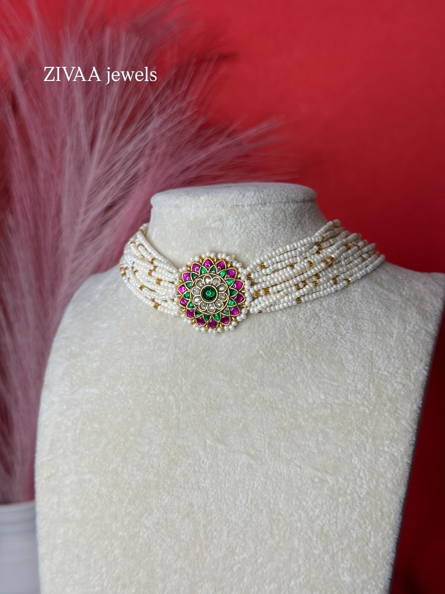 Simple Sleek Jadavu Kundhan Pearl Choker