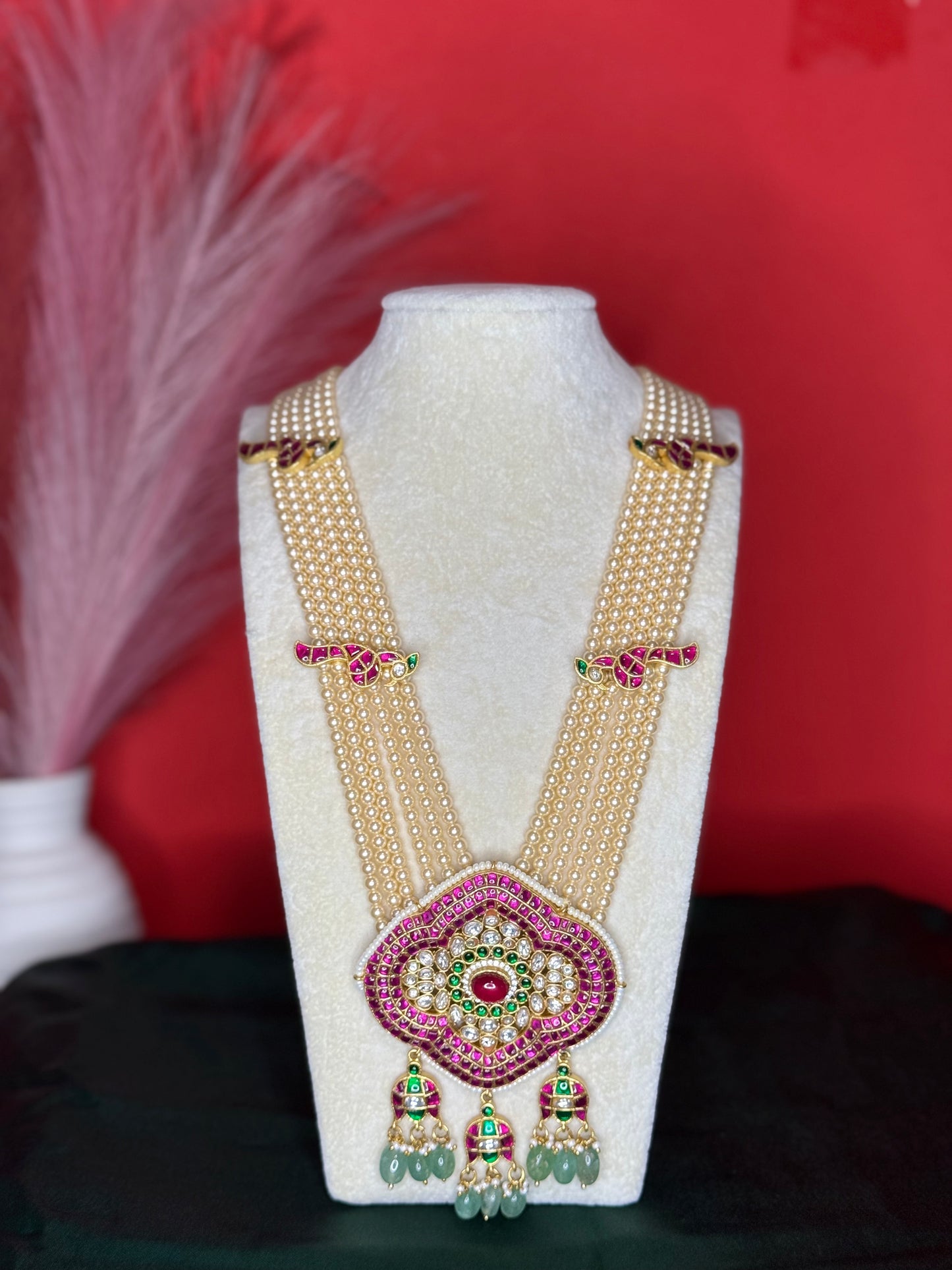 Grand Jadav Kundan Pearl Mala with Kandan side locket