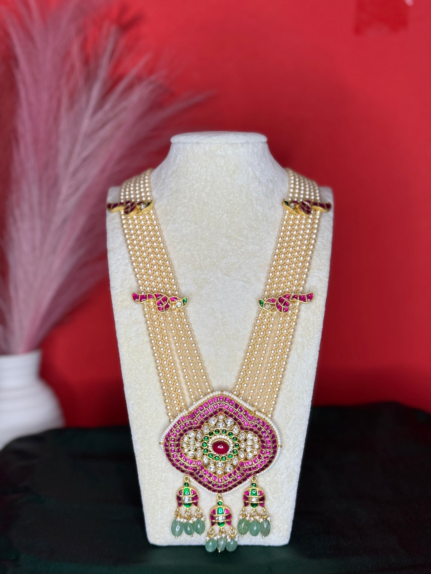 Grand Jadav Kundan Pearl Mala with Kandan side locket