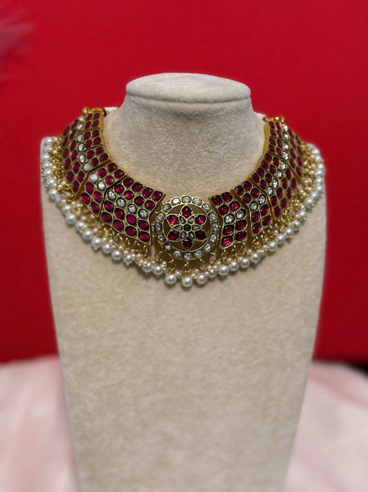 An Exquisite Jadavu Kundhan Pink Stone Butta Choker.