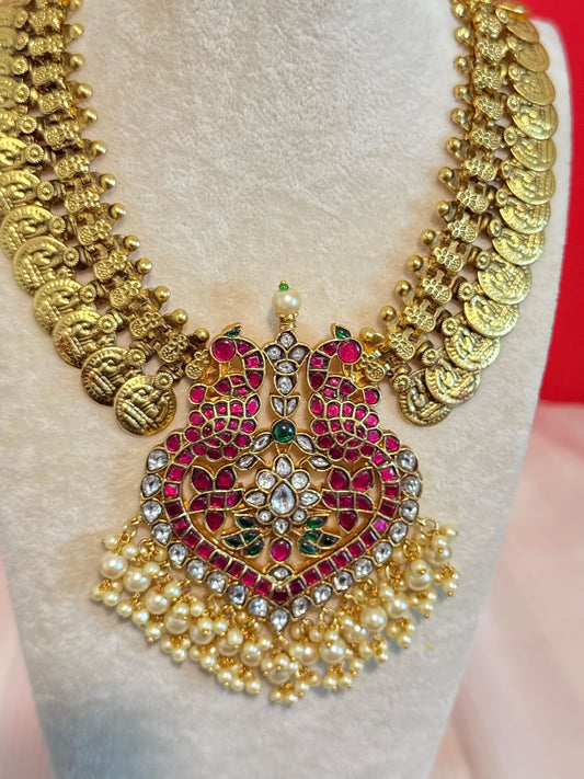 Kasulaperu Short with Jadavu kundhan.